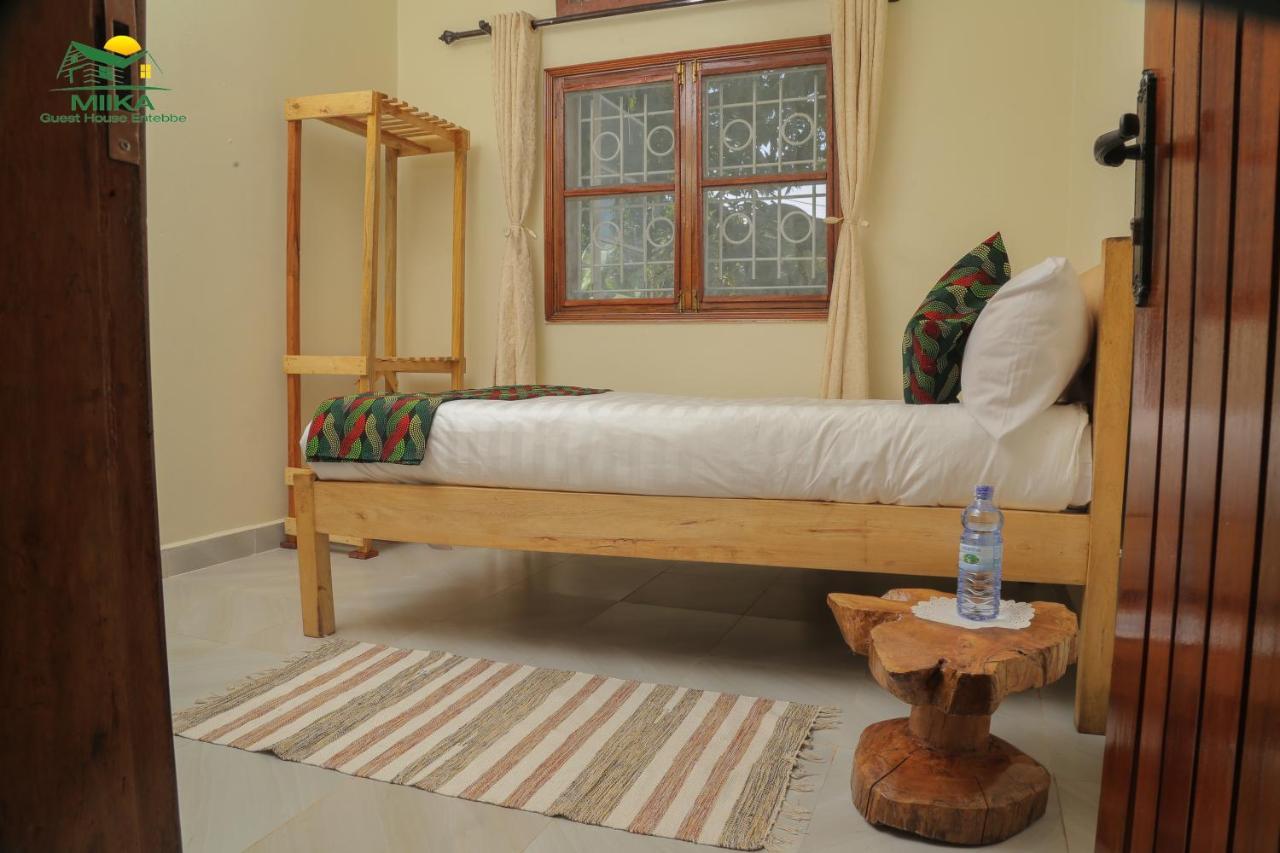 Miika Guest House Entebbe Exteriör bild